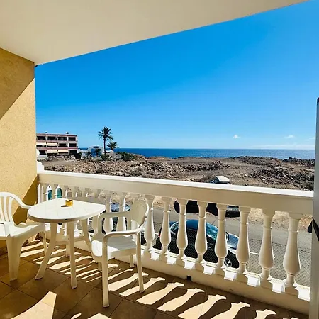 Ocean-View Studio With Pool Access Apartamento