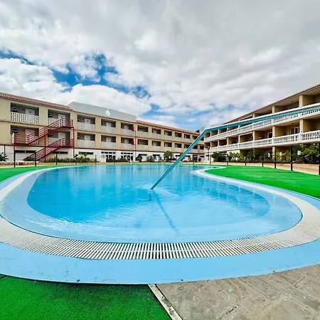 Ocean-View Studio With Pool Access *