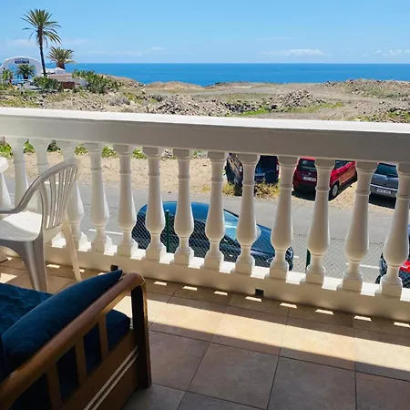 Ocean-View Studio With Pool Access